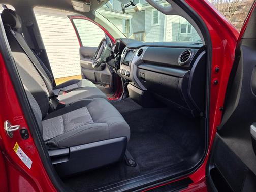2017 Toyota Tundra SR5