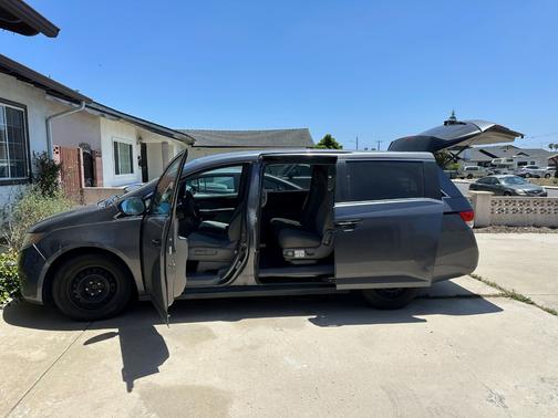 Gray 2015 Honda Odyssey LX