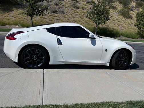 White 2020 Nissan 370Z Base