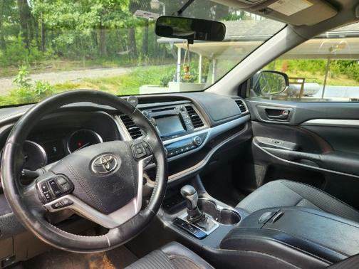 2015 Toyota Highlander LE