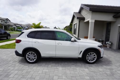 White 2020 BMW X5 sDrive40i