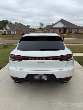 White 2021 Porsche Macan Macan