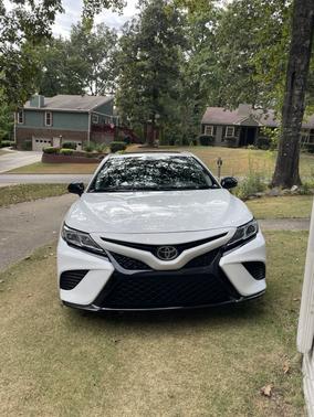 White 2020 Toyota Camry SE Nightshade