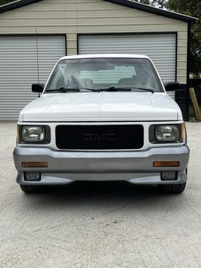 White 1992 GMC Jimmy Typhoon