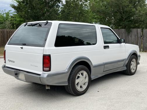 White 1992 GMC Jimmy Typhoon
