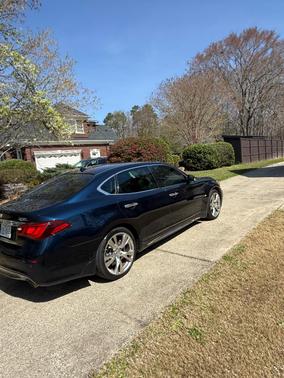 Blue 2017 INFINITI Q70L 3.7