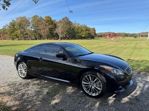 Black 2013 INFINITI G37 x