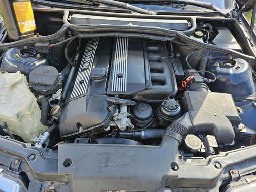 1999 BMW 323 i