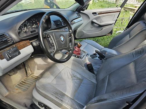 1999 BMW 323 i