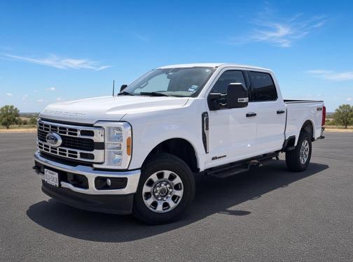 White 2023 Ford F-250 XLT