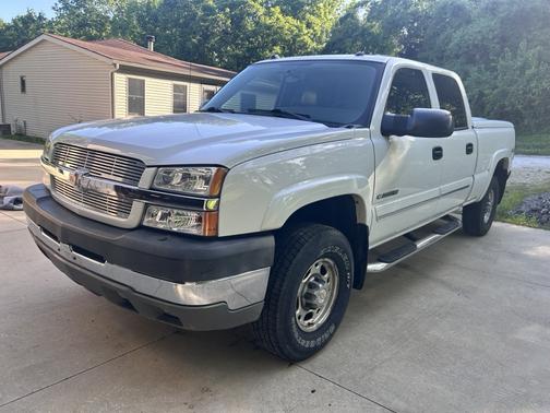 2004 Chevrolet Silverado 2500 LT H/D Crew Cab