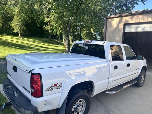 2004 Chevrolet Silverado 2500 LT H/D Crew Cab