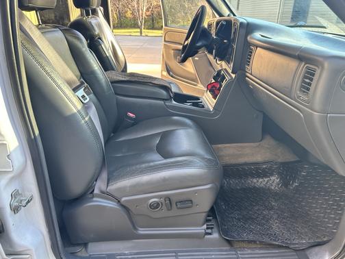 2004 Chevrolet Silverado 2500 LT H/D Crew Cab