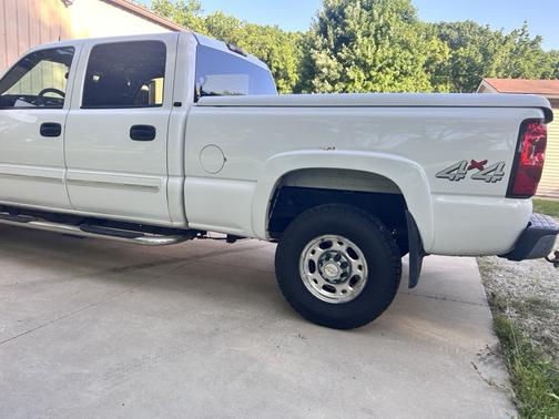 2004 Chevrolet Silverado 2500 LT H/D Crew Cab