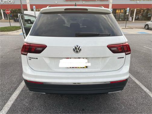White 2021 Volkswagen Tiguan 2.0T SE