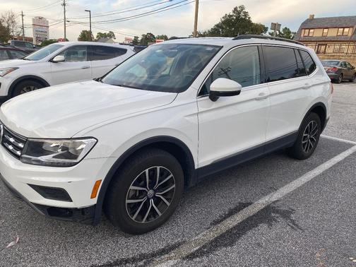 White 2021 Volkswagen Tiguan 2.0T SE