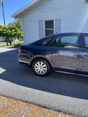 Blue 2013 Volkswagen Passat 2.5 S