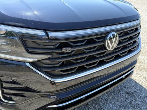 2024 Volkswagen Atlas Cross Sport 2.0T SEL R-Line 4MOTION