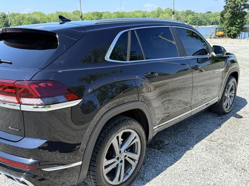 2024 Volkswagen Atlas Cross Sport 2.0T SEL R-Line 4MOTION
