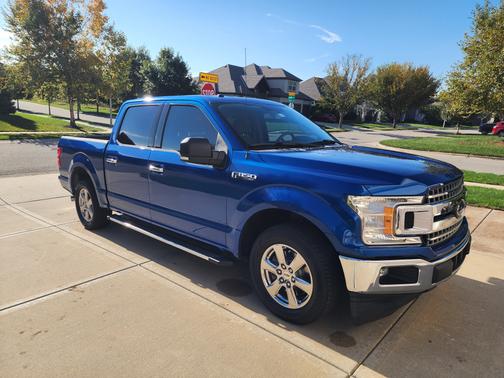 Blue 2018 Ford F-150 XLT