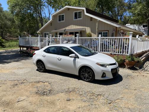 White 2014 Toyota Corolla S Premium