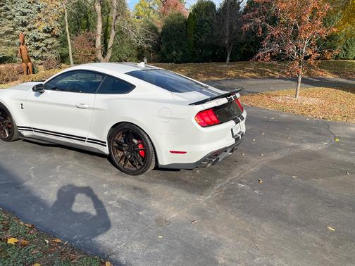 2021 Ford Shelby GT500 Base