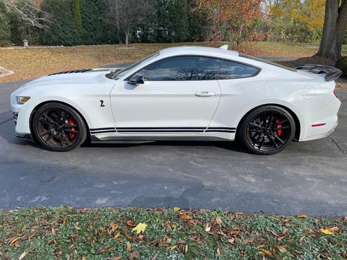 2021 Ford Shelby GT500 Base