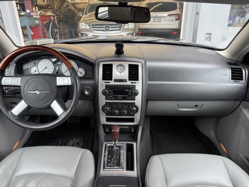 2006 Chrysler 300C Base