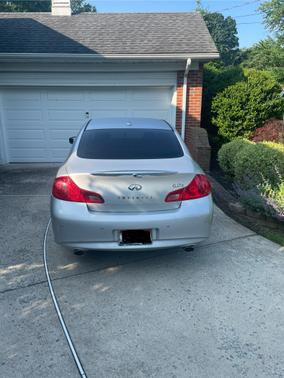 2011 INFINITI G37x Base