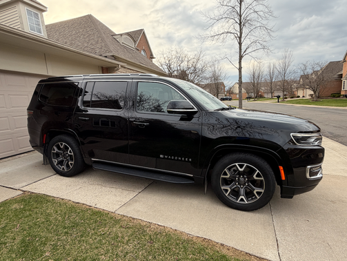 Black 2023 Jeep Wagoneer Series III