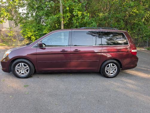 Red 2007 Honda Odyssey EX-L