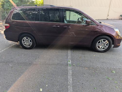 Red 2007 Honda Odyssey EX-L