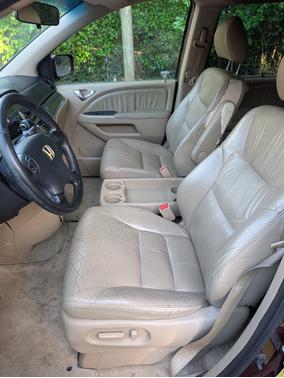 Red 2007 Honda Odyssey EX-L