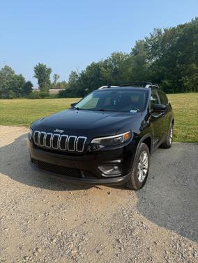 Black 2019 Jeep Cherokee Latitude Plus