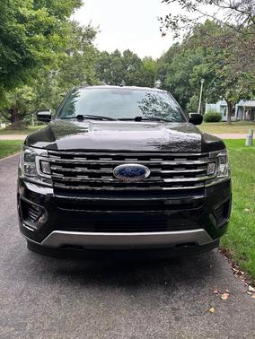Black 2018 Ford Expedition XLT