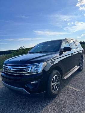 Black 2018 Ford Expedition XLT