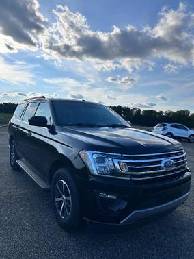 Black 2018 Ford Expedition XLT