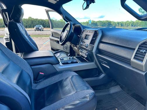 Black 2018 Ford Expedition XLT