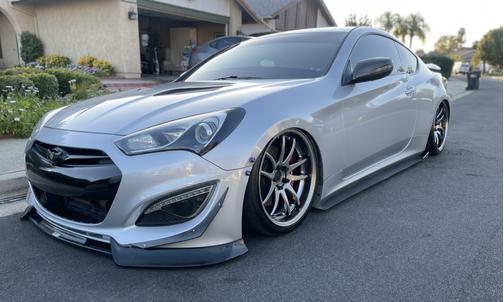 Photo 2 of 15 of 2013 Hyundai Genesis Coupe 3.8 Track