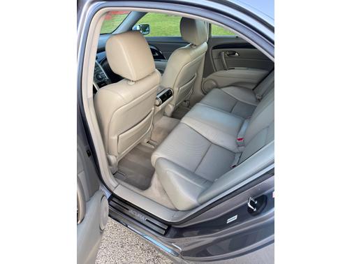 2011 Acura RL Advance