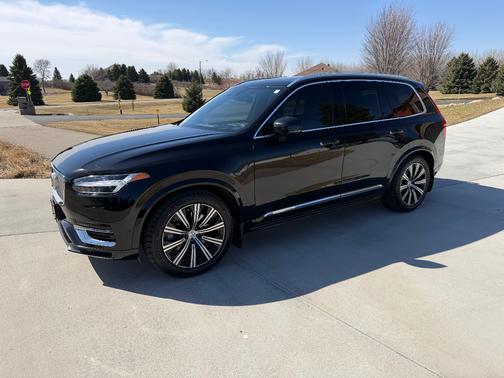 Black 2020 Volvo XC90 Hybrid T8 Inscription