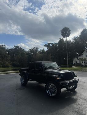 2023 Jeep Gladiator Sport S 
