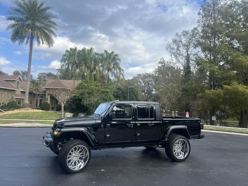 2023 Jeep Gladiator Sport S 