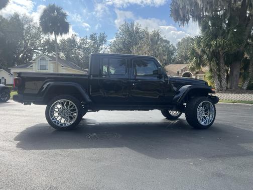 2023 Jeep Gladiator Sport S 