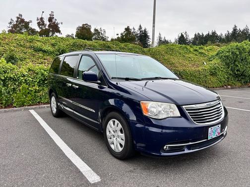 2014 Chrysler Town & Country Touring