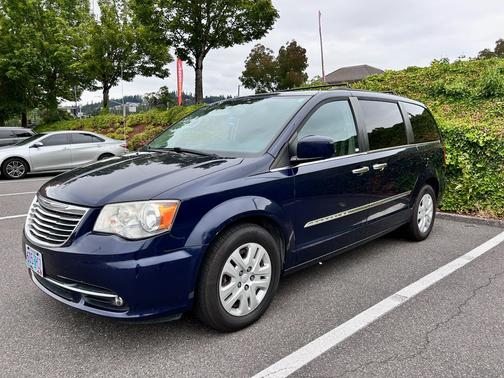 2014 Chrysler Town & Country Touring