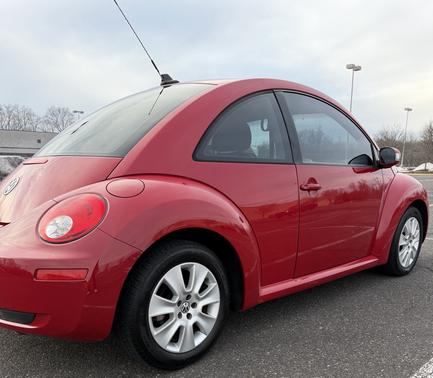 2009 Volkswagen New Beetle S