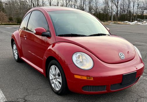 2009 Volkswagen New Beetle S