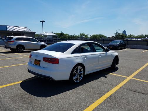 Photo 2 of 13 of 2014 Audi S6 4.0T Prestige