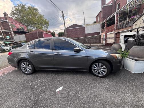 Gray 2011 Honda Accord EX-L